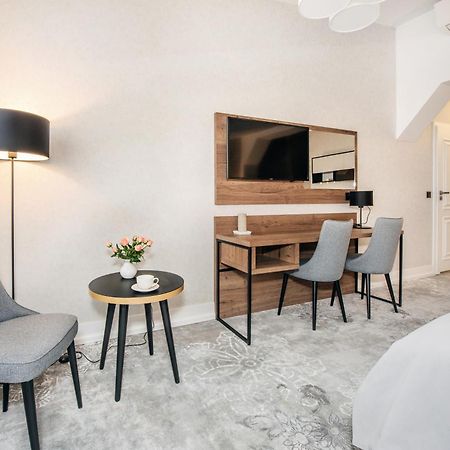 Vinfort Aparthotel Kraków Exteriör bild