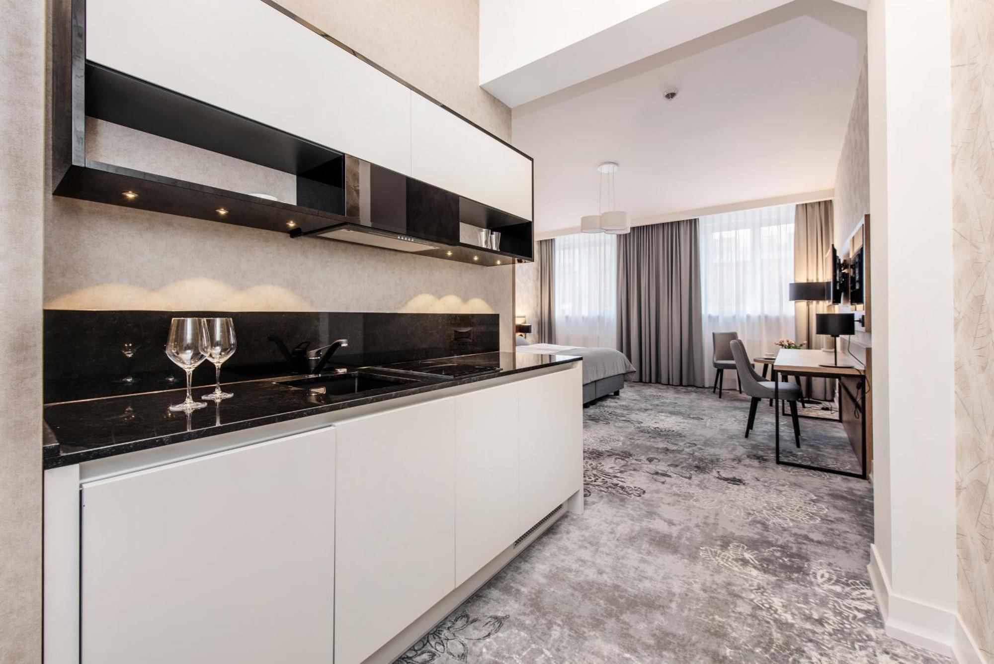 Vinfort Aparthotel Kraków Exteriör bild