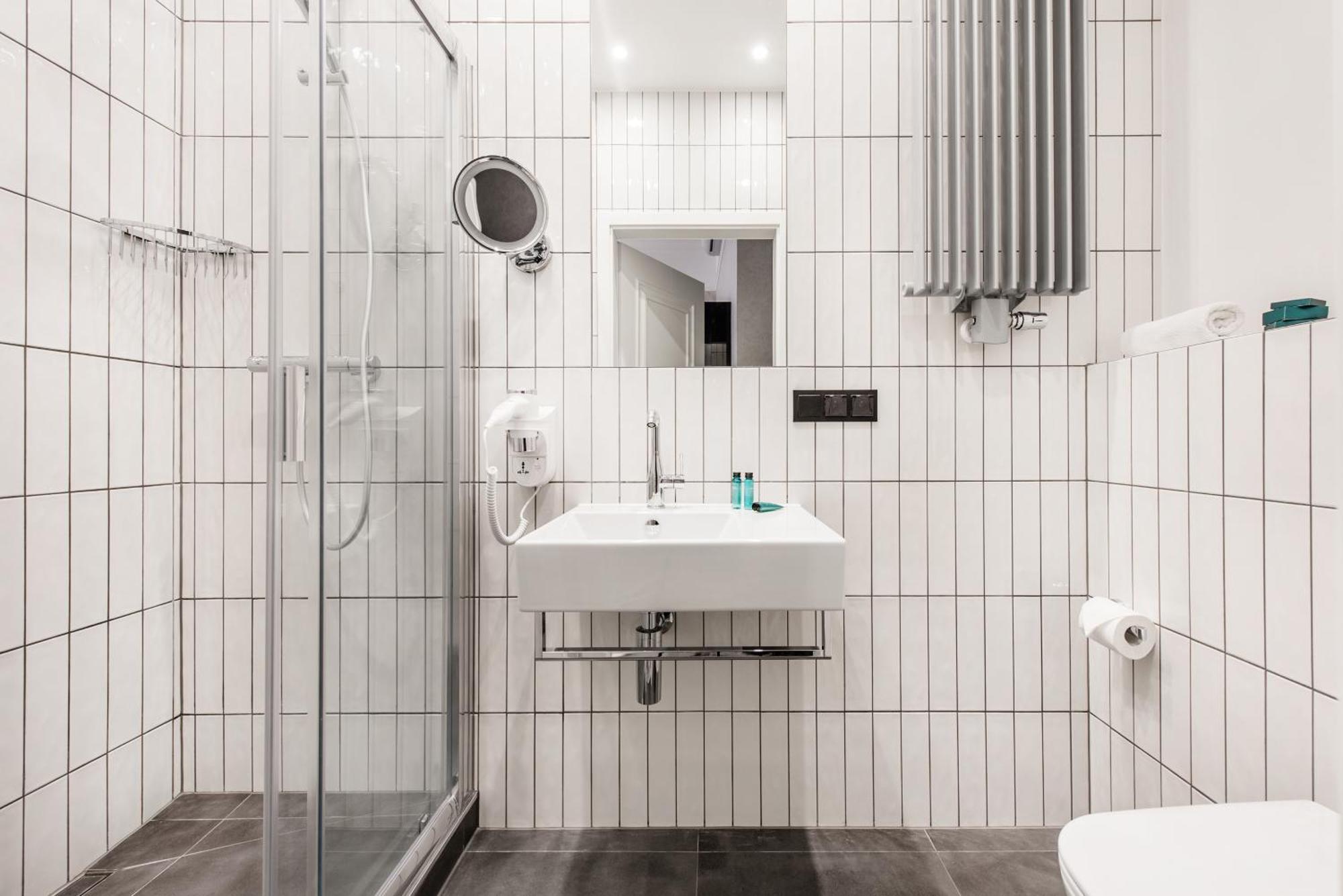 Vinfort Aparthotel Kraków Exteriör bild