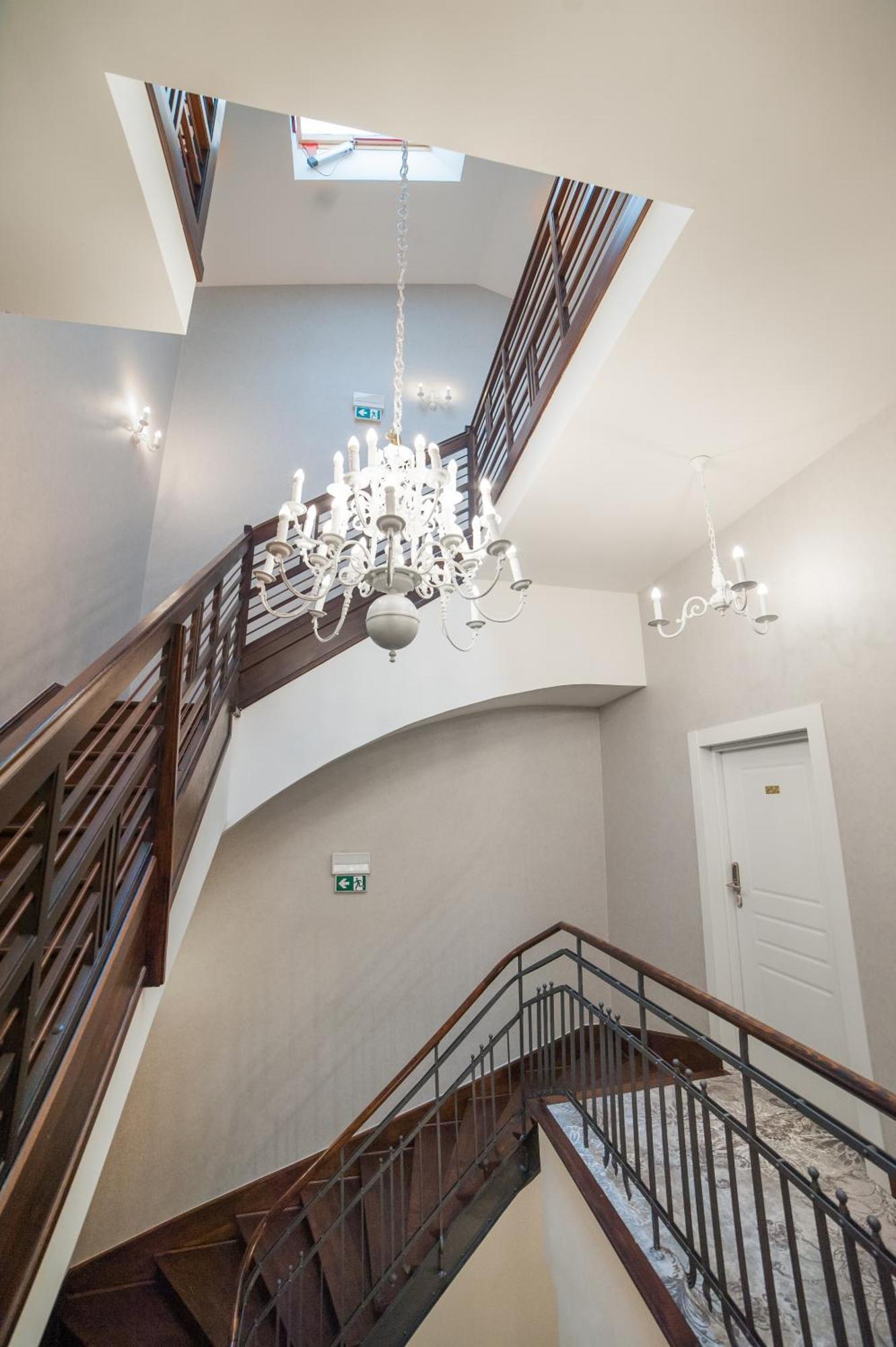 Vinfort Aparthotel Kraków Exteriör bild
