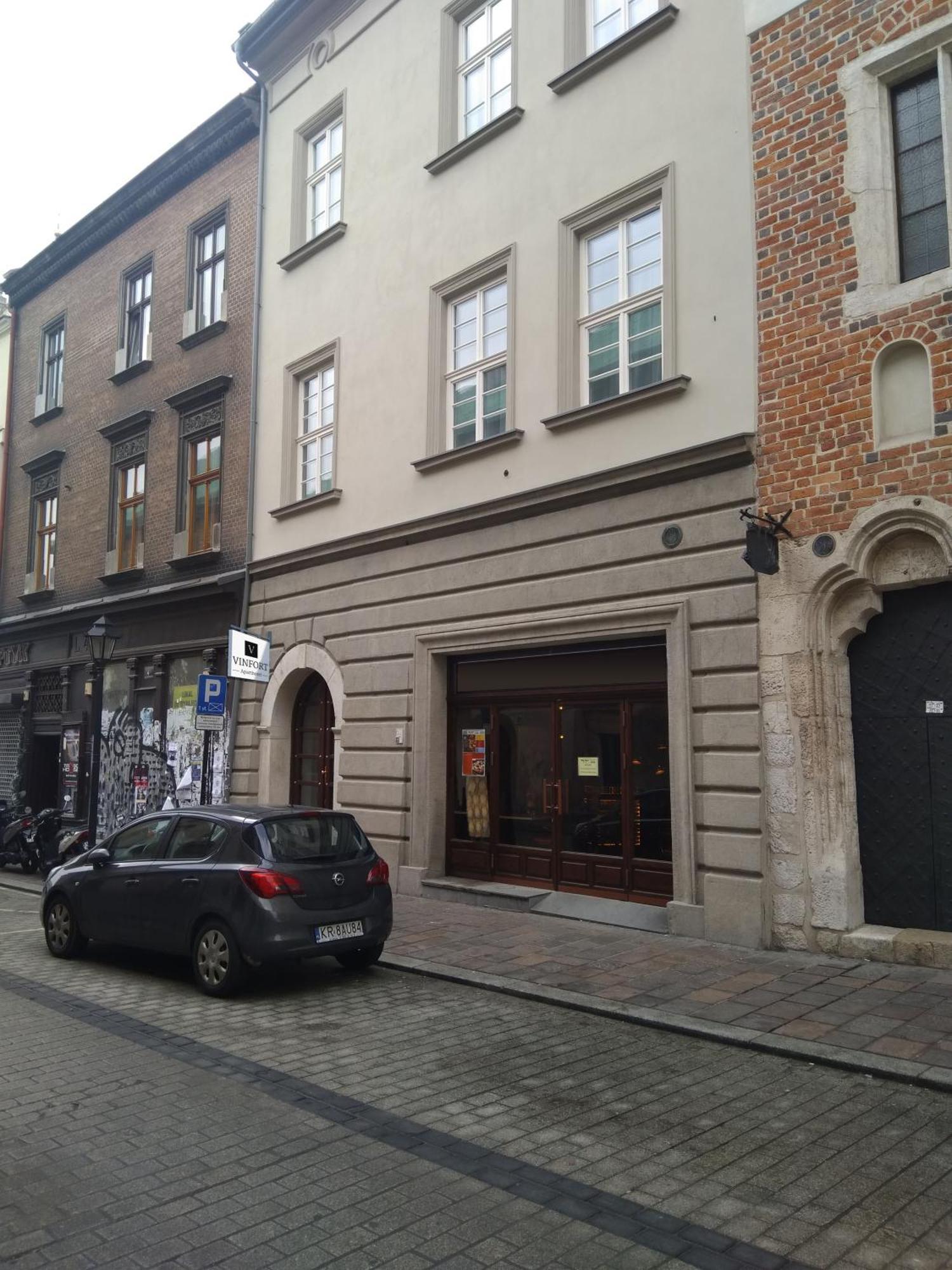 Vinfort Aparthotel Kraków Exteriör bild