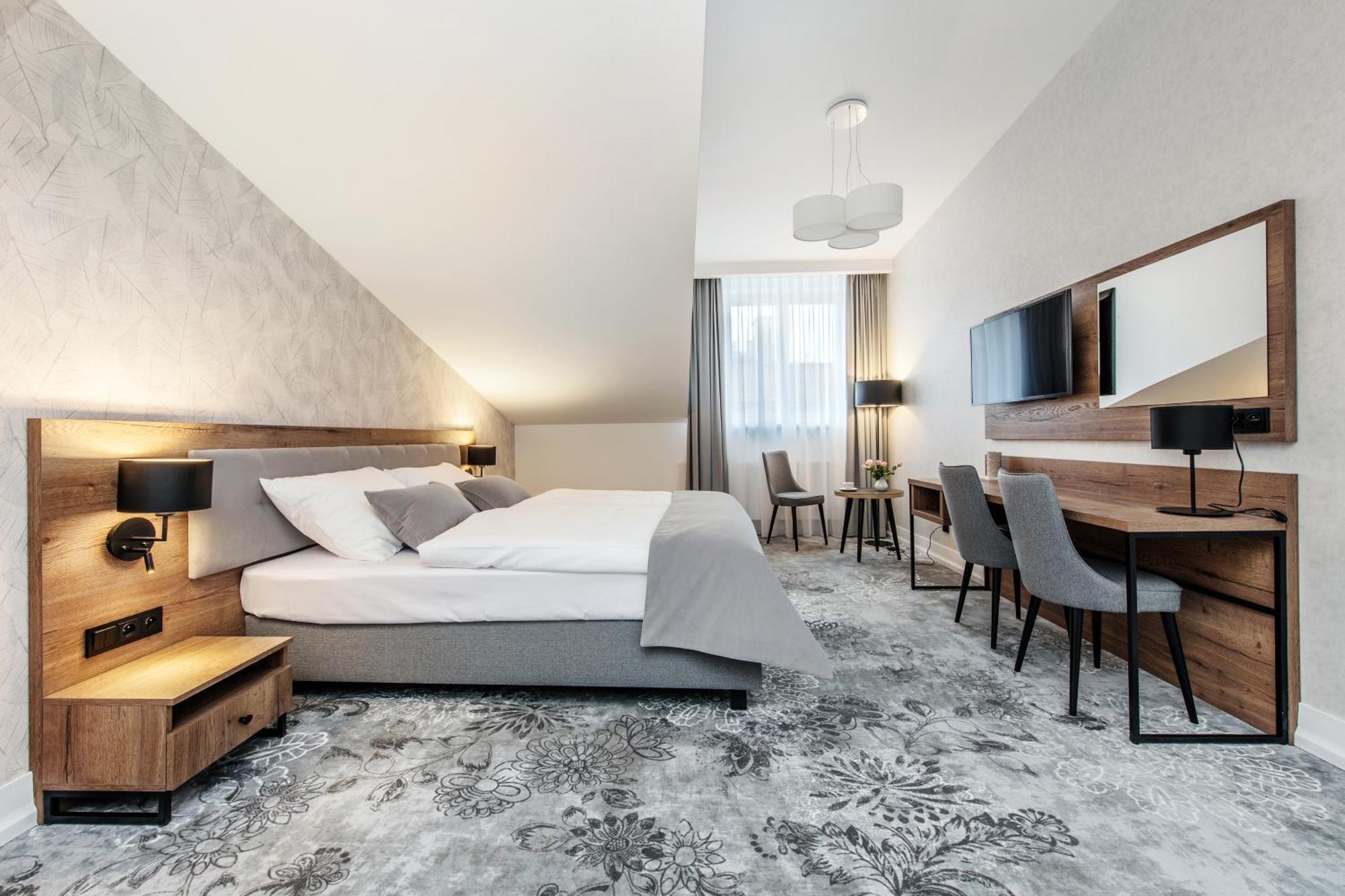 Vinfort Aparthotel Kraków Exteriör bild