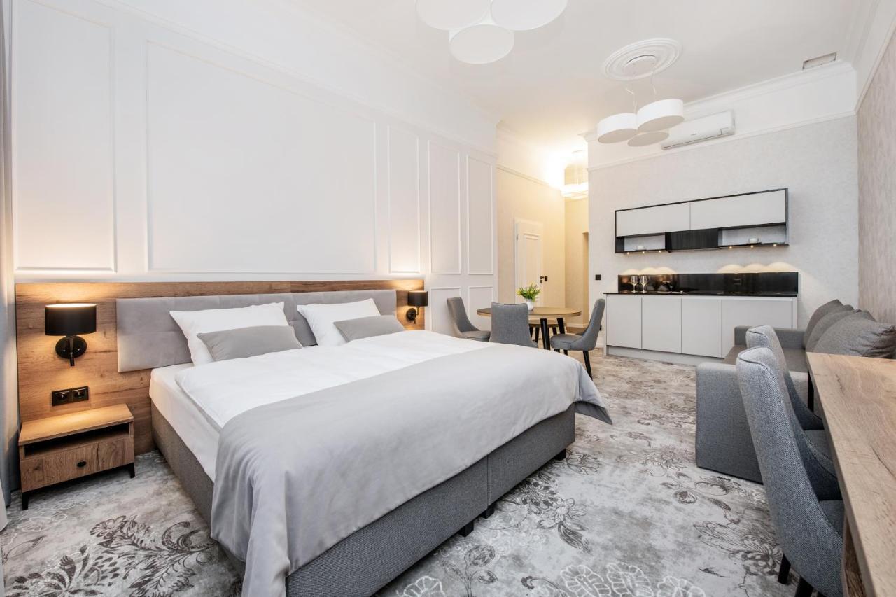 Vinfort Aparthotel Kraków Exteriör bild